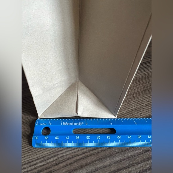 Burberry paper bag - Picture 4 of 5